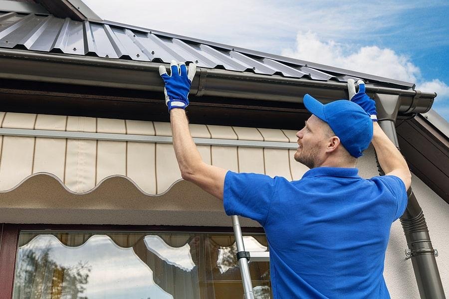 Benefits of Professional Gutter Installation vs DIY